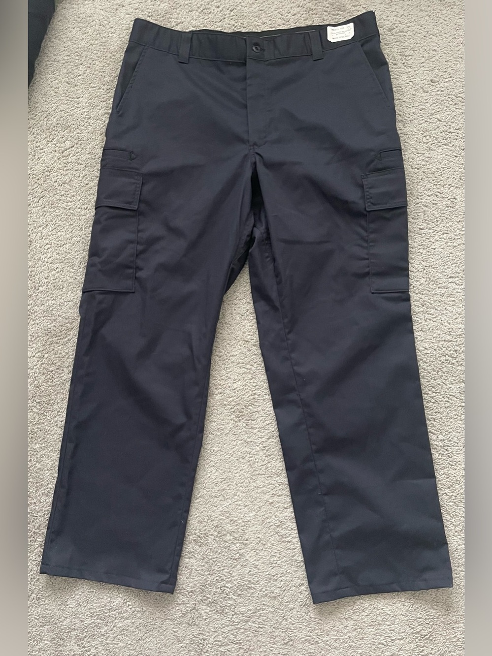 VF Imagewear NWT Cargo Pants Size 42R